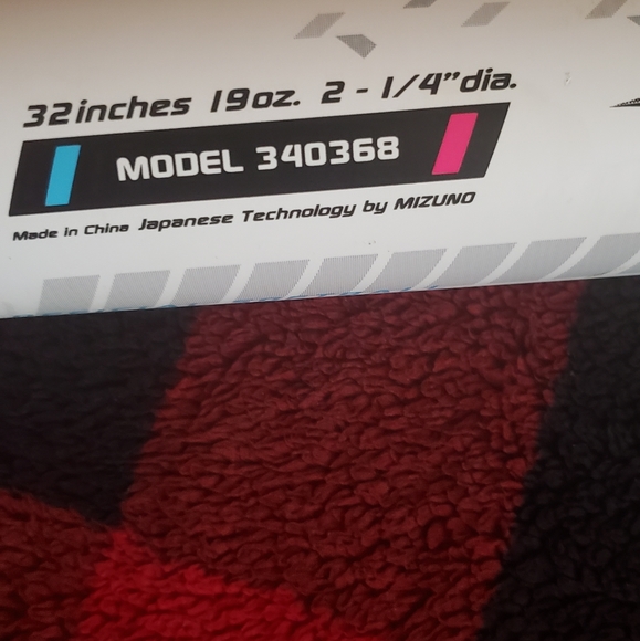 Mizuno Softball Bat - Picture 2 of 10